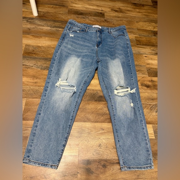 Haute Curve Distressed Mom Jeans - Picture 2 of 6